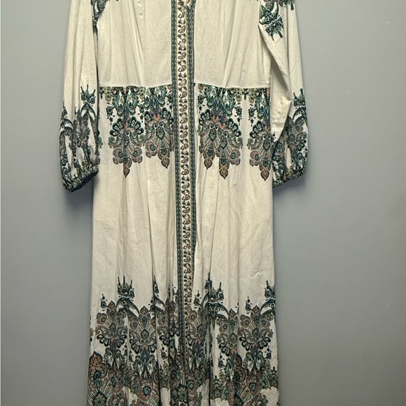 VENUS Long Sleeve Dress with White and Green Design - Picture 1 of 9